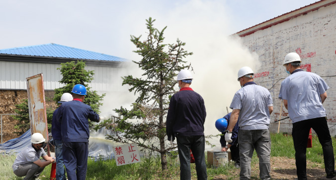 海倫市利民萬佳鍋爐開展政企聯(lián)動安全生產(chǎn)應(yīng)急演練活動